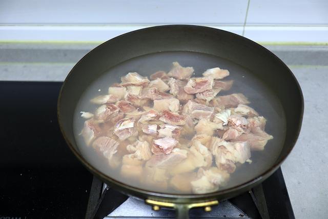 电饭煲做炖牛肉的方法，连懒人小白都爱的电饭煲炖牛肉