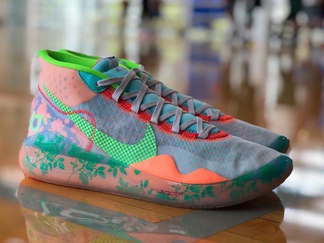 kd12配色推荐，哪双才是勇士队的“真命天子”