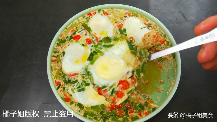 【懒人版蒸鸡蛋】做法步骤图 可以当菜吃 也可以当饭吃 非常省-起舞食谱网