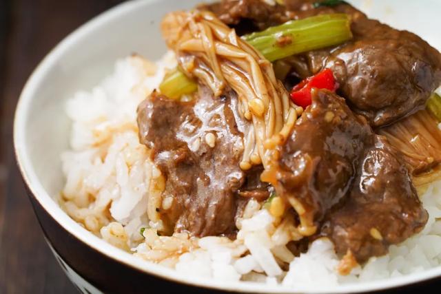 锡纸用哪一面接触食物，锡纸用哪一面接触食物的图片（给你变出宝藏牛肉料理）