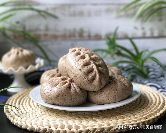 豆角包子素馅的做法，豆角素包子家常的做法（天天吃不腻给肉也不换）