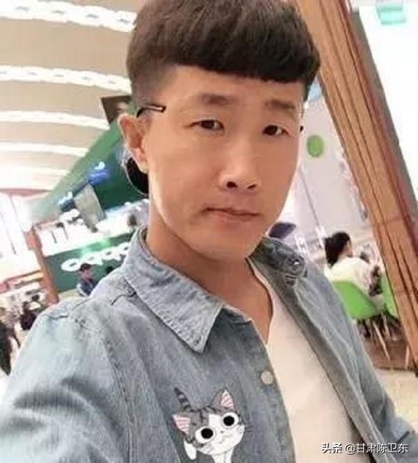 快手网红排名(球球第一次给天佑)