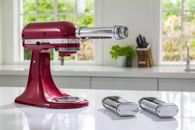 为什么男的喜欢让女的吃鸡鸡，为什么男的喜欢让女的吃鸡（来信，他让我下面给他吃）