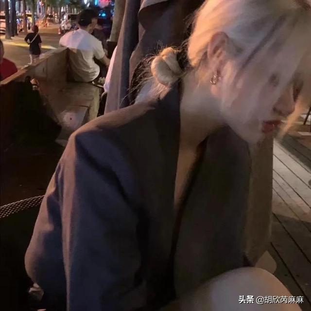 皆甜:动漫古风头像女/跨过星河迈过月亮去迎接更好的自己，星空头像女生动漫古风微信（跨过星河迈过月亮去迎接更好的自己.）
