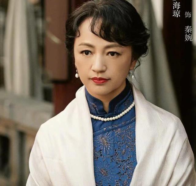 一生一世任嘉伦白鹿合照红底，任嘉伦帅气白鹿靓丽