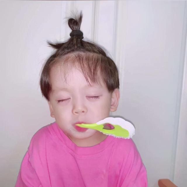 男孩带靖的名字，男孩取名带靖字的名字（独特好听姓王男孩名字有种霸气华贵的感觉-可爱点）