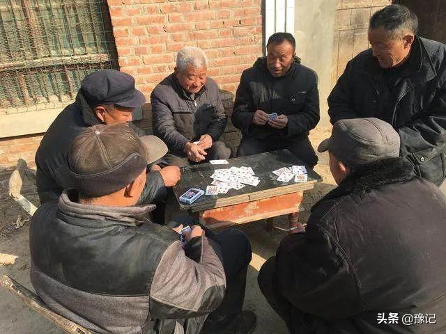 保皇规则输赢规则图，保皇基本玩法规则（河南独具特色的扑克游戏“挤黑五”）