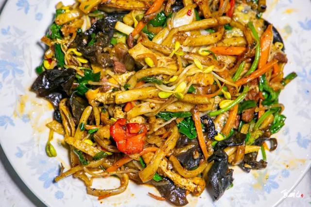 河南老式炒面的制作方法，河南老式炒面做法视频（别问了，襄阳真的没什么好吃的）