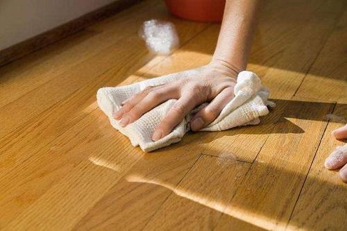 地板需要怎么打扫才干净，家政扫地板有诀窍