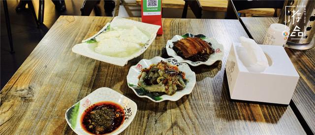 重庆豆花吃法，才是重庆人的午间最佳选择