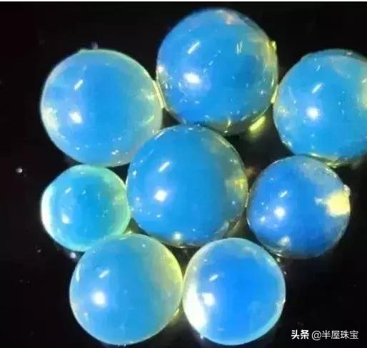 琥珀是什么样子的，琥珀长什么样子（唯一能“变色”的琥珀）