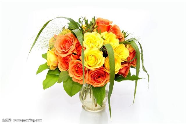 师德表现自我评价简短100字，师德表现（教师师德师风自我评价范文）