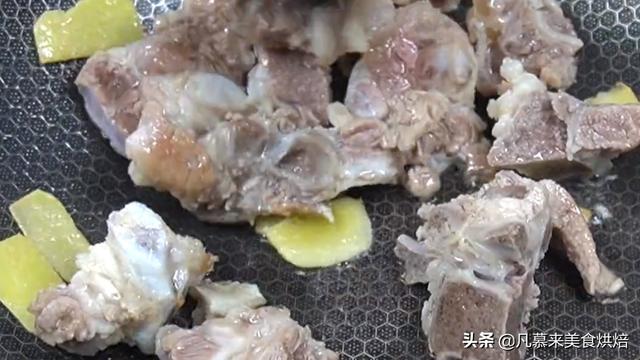 煲老藕是什么意思，我锅中煲老藕（跟着武汉煨汤非遗传承人学做莲藕排骨汤）