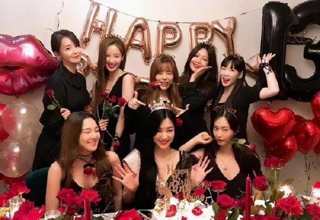 重生香港之娱乐后宫，重生豪门玩转娱乐圈的小说（3本都市娱乐类后宫流小说）