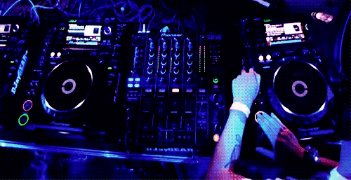 蹦蹦蹦是什么歌，歌词蹦蹦蹦是什么歌曲（全球几首燃到爆的电音神曲）