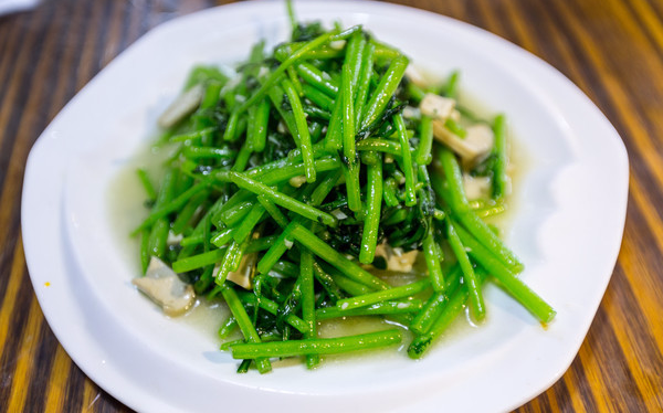 茼蒿怎么做好吃，茼蒿除了炒还可以怎么吃（茼蒿的3种经典吃法）