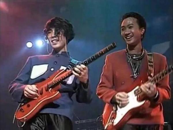 beyond乐队总共有几个人，黄家驹一手组建的Beyond乐队