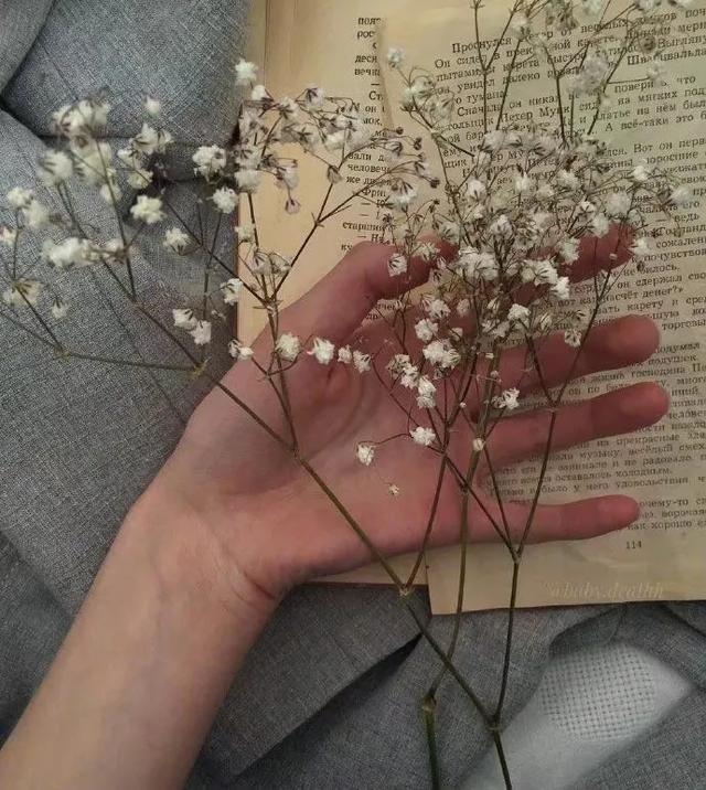 十指相扣的温柔，微信头像，十指相扣的温柔（炒温柔的牵手头像）