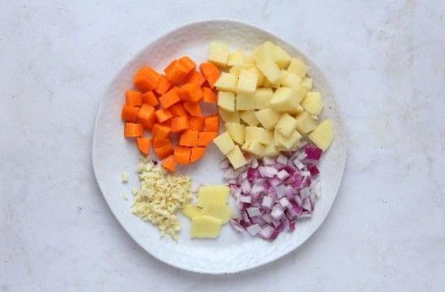 咖喱牛肉的做法，牛肉酱的做法最正宗的做法视频（加咖喱做法也不错）