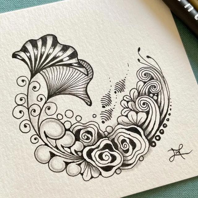 用圆规画出的精美图案，怎样用圆规画好看的图案（画出简单有创意的装饰禅绕画）