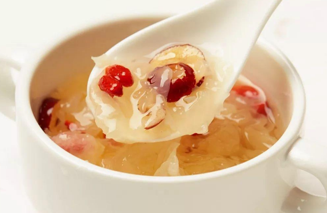 银耳煮多长时间能熟，银耳要煮多久才熟（记住不要直接下锅）