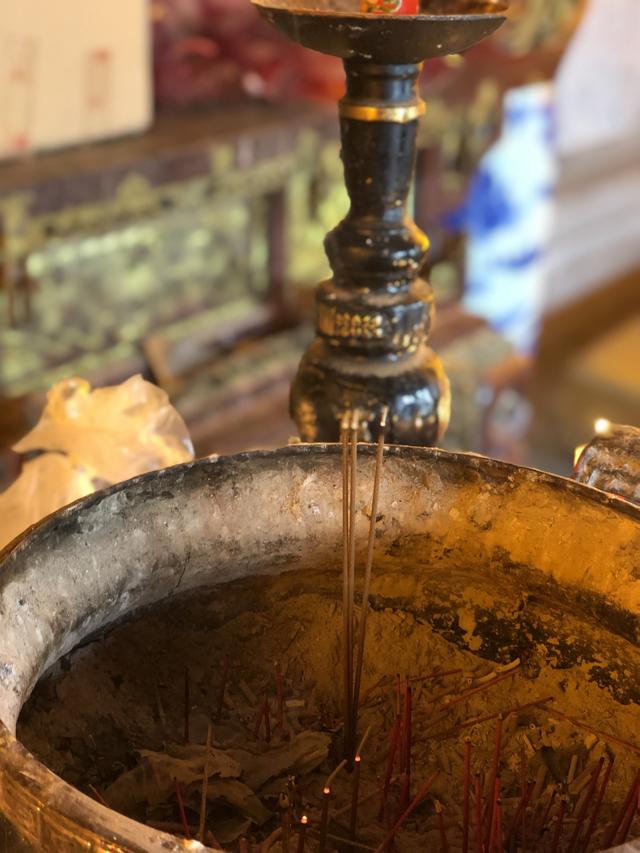 财神上香的正确方法，该怎样拜财神呢