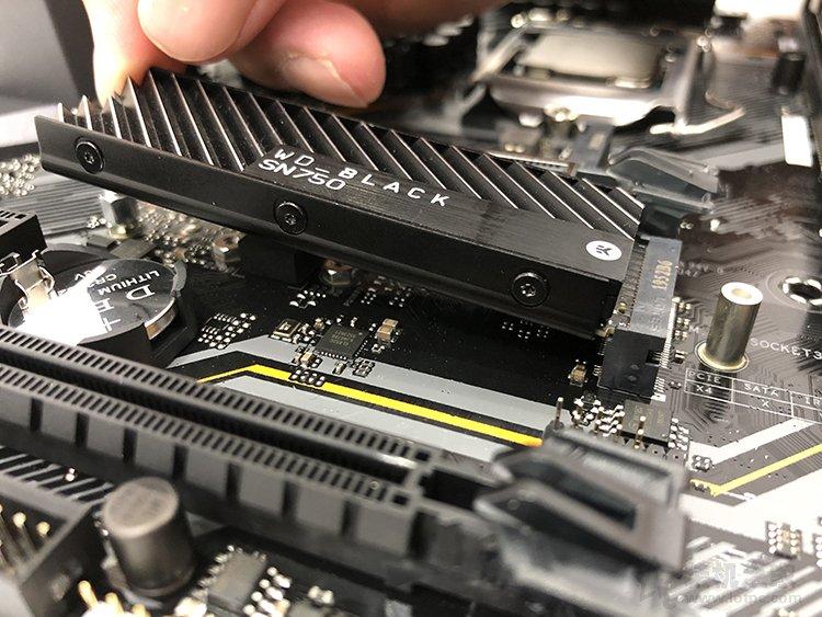 电脑主机的结构图解说明，主机箱内部结构图高清带名称及介绍