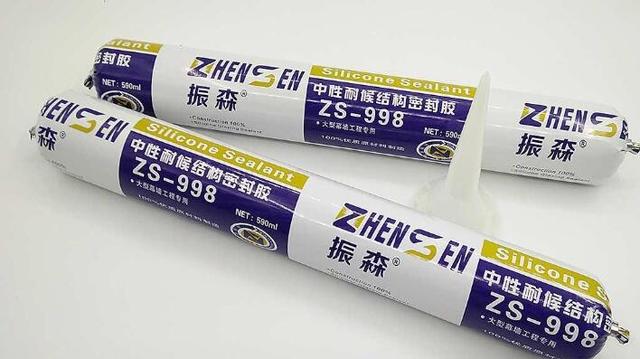 玻璃胶怎么清洗，玻璃胶清洁妙招（把玻璃胶清洗掉照这样办就很管用）