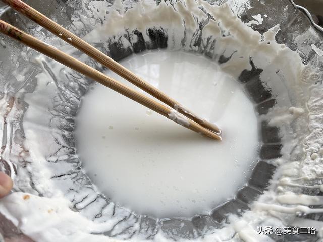 家里煎炸废油怎么处理，油炸剩下的油如何处理（教你废油变清油、调味油）