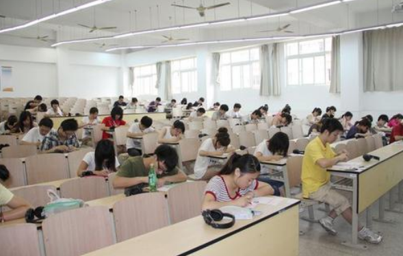 大学平均学分绩点多少为好，大学绩点3.1很差吗（大学“不挂科”已不是最低标准）