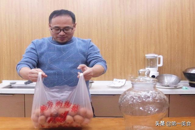 做咸鸭蛋可不可以用鸡蛋做，鸡蛋可以做咸鸭蛋的做法（老辈人常用的水盐比例）