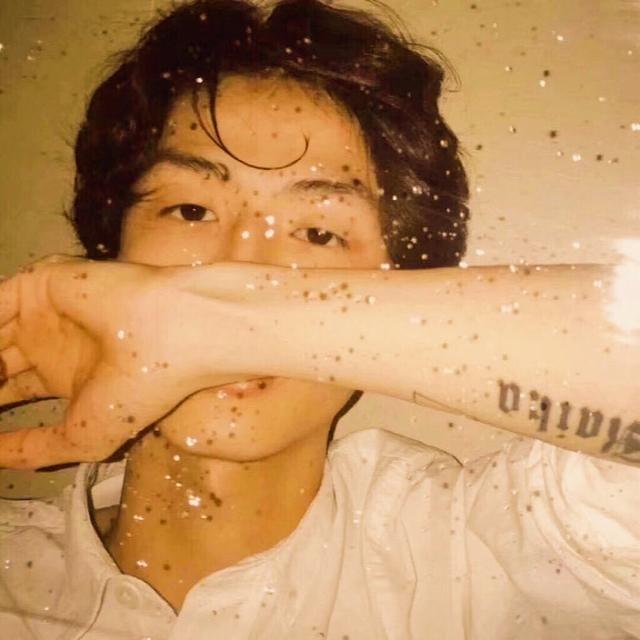 【优质/男】左灯右行，微信头像，【优质/男】左灯右行（我爱你有种左灯右行的冲突）