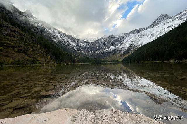 苹果12pro防水吗，苹果12pro防水到什么程度（让专业摄影师满意的升级）