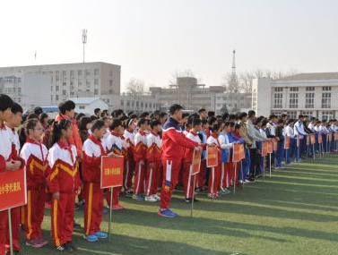 运动会加油稿50字，运动会加油稿50字集合（一份来自小学生的春季田径运动会广播加油稿大全）