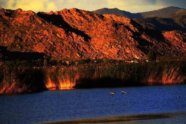 天山在地图上的位置，天山在哪里地图（详解天山南北——西域与大中亚地区）