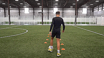 篮球基础运球训练动作，篮球运球训练（适合个人特训的五个个人综合运球训练）