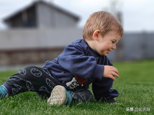 毅的部首（弈的部首，展现男子风华正茂、容光焕发（毅的部首读音）