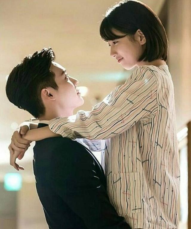 好看的发型女生中长发，好看的发型女生中长发2021（明星示范2020大热发型）