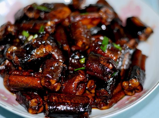 鳝鱼怎么做好吃，黄鳝怎么做菜好吃又大补（鳝鱼的10种美味做法）
