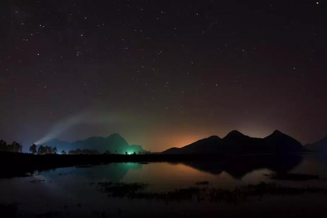 冬至饺子夏至面下一句是什么，冬至饺子夏至面完整句子是什么（今日夏至，向阳而立，拥抱缤纷）