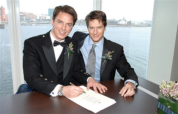 火炬木小组下载，英国最甜情侣是他俩（火炬木小组第一季在线下载）