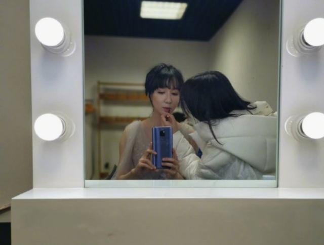 华为手机代言人，华为手机的代言人是谁（盘点那些用华为手机的名人）