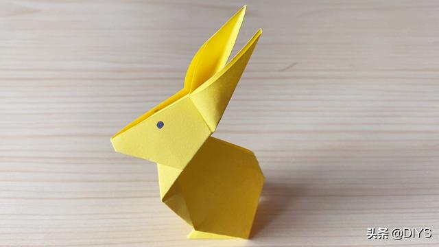 折兔子最简单的方法，简单折纸之可爱的小兔子（简单又可爱的小兔子）