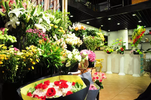 鲜花店怎么开(工艺鲜花店怎么开)