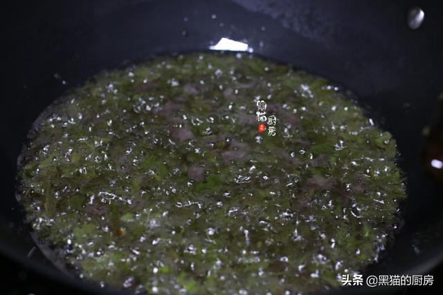 香椿叶子老了能吃吗，老香椿叶的腌制方法（85岁奶奶教我保留香椿的做法）