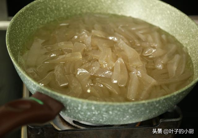 魔芋豆腐能凉拌吗，魔芋豆腐怎样凉拌好吃（几乎“0卡”的食材）