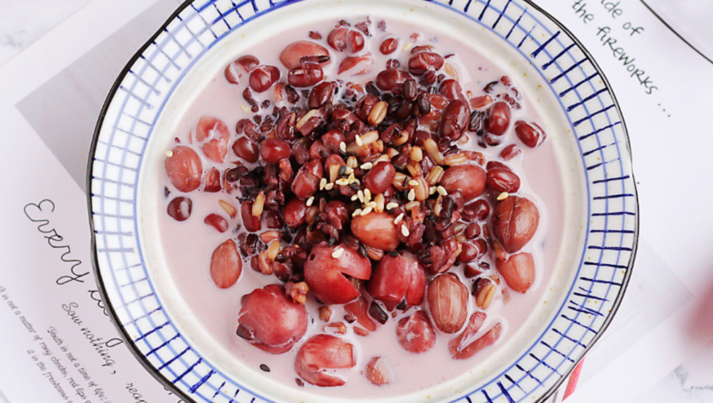 【牛奶杂粮粥】做法步骤图 脸色红润 腰肢更纤细-起舞食谱网