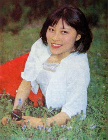 岳红离过几次婚，女儿5个月老公弃她而去