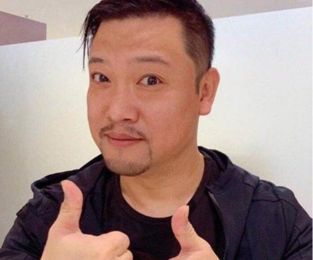 “喜剧接班人”贾冰：35岁辞去副处级工作，娶美女妻子，人生赢家