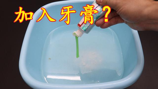 白鞋子脏了怎么洗，白鞋子脏了怎么洗白小妙招（白色的鞋子，怎样清洗才干净）